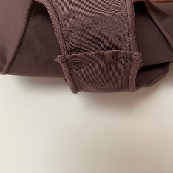 NEW SKIMS Essential Mock Neck Sleeveless Bodysuit In Smokey Quartz 4X/5X - Picture 6 of 11